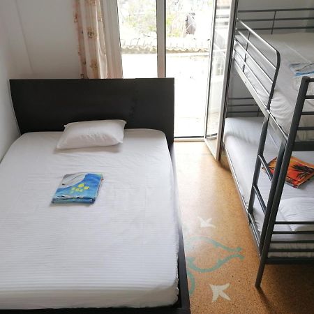Shared Rooms Near Acropolis And Monastiraki Athen Eksteriør bilde