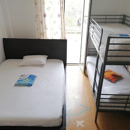 Shared Rooms Near Acropolis And Monastiraki Athen Eksteriør bilde